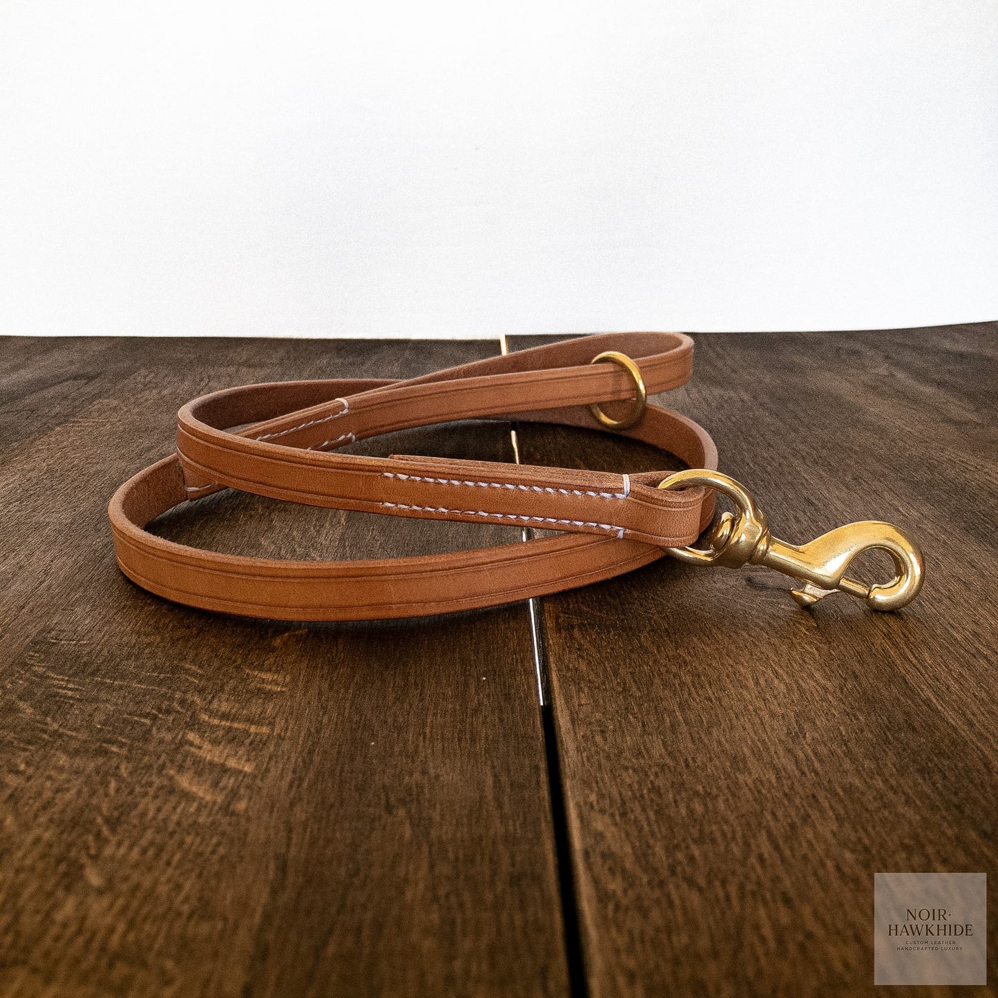 Classic handmade leather dog leash crafted from Hermann Oak vegetable tanned leather.
